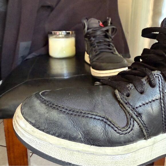 Nike Air Jordan 1 Retro High OG Black Satin Gym Red GS Youth 5Y - Picture 10 of 11